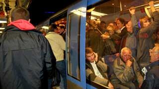 Gedränge in der U-Bahn - ein alltägliches Bild in München