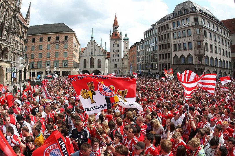 Der Marienplatz in der Münchner Innenstadt - hier wollen die Spieler des FC Bayern am Sonntag mit den Fans feiern