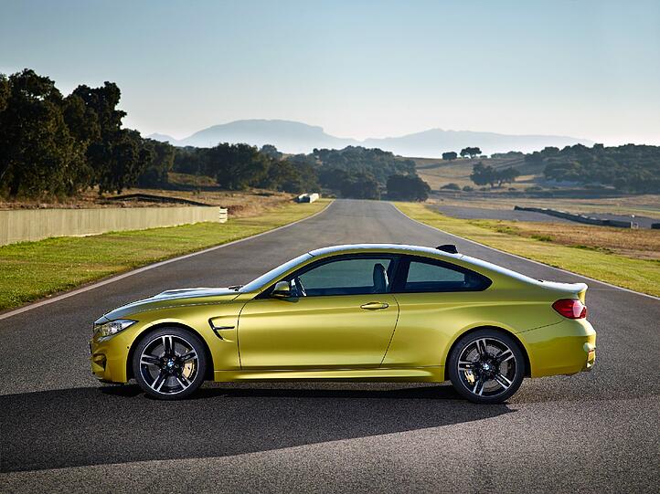 Das zweitürige M4 Coupé ist gleich stark wie die Limousine - wirkt aber noch einen Tick sportlicher.