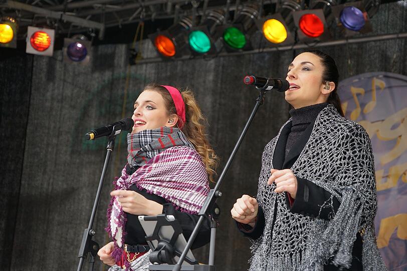 MIn München läuft die heiße Phase der närrischen Zeit, die Faschingsfans genießen die Highlights: "München narrisch" (bis 9. Februar), den Rosenmontag (8. Februar) und am Faschingsdienstag (9. Februar) der traditionelle Tanz der Marktfrauen auf dem Viktualienmarkt. Die Bilder vom Sonntag...