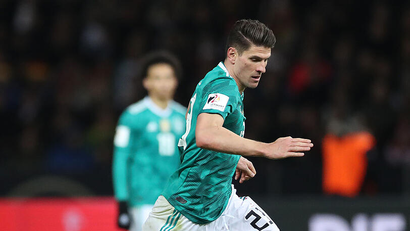 Mario Gomez (32, VfB Stuttgart, 73/31): Der Vertrag, den er unter erheblichem Getöse 2013 bei Schalke 04 verlängerte, würde Ende Juni auslaufen. Hat aber längst zweimal den Verein gewechselt. DFB-Kapitän beim Confed Cup, muss dennoch um einen Stammplatz kämpfen. Vertrag bei PSG bis 2021.