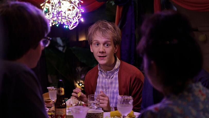 Josh (Josh Thomas) ist vom Leben oft ein Stück überfordert. Josh (Josh Thomas) ist vom Leben oft ein Stück überfordert.