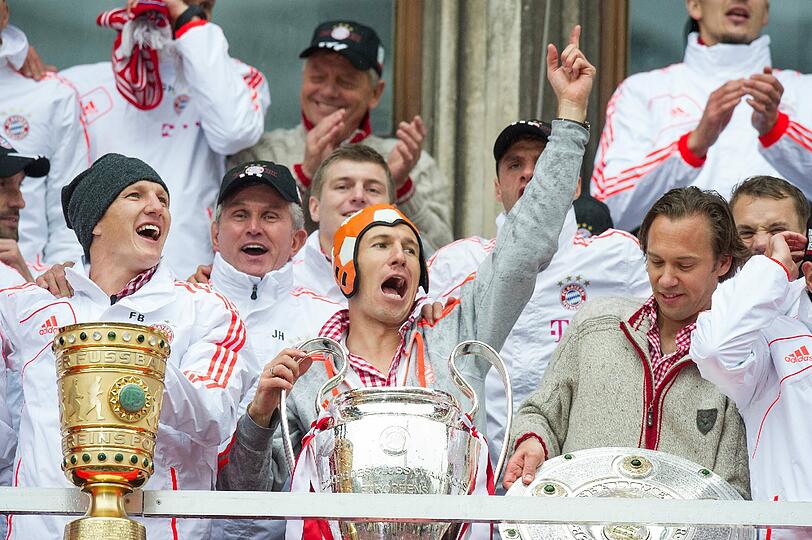 Mia san Triple. Die Bilder von der Bayern-Siegesfeier auf dem Rathaus-Balkon.