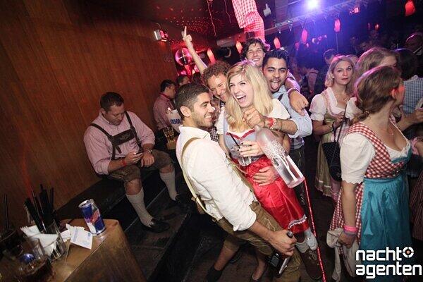 "16 Tage Wiesn - 16 Tage feiern in der 089-Bar." Mehr Bilder: www.nachtagenten.de