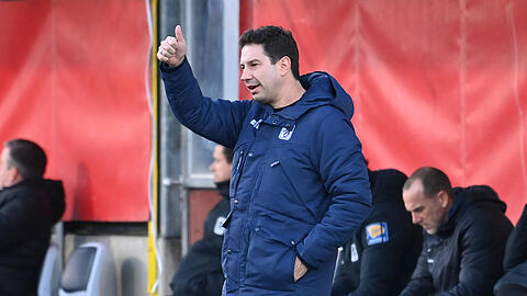 Blaue Sachlichkeit: TSV-1860-Trainer Argirios Giannikis.
