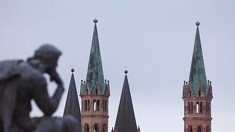 Die unabhängige Kommission zur Aufarbeitung des sexuellen Missbrauchs im Bistum Würzburg veröffentlicht am 8. April ein Gutachten.