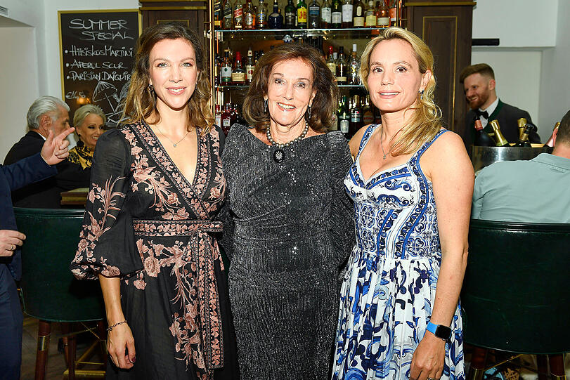 Dr. Verena Buchinger, Constance Neuhann-Lorenz und Dr. Sarah Fürstin von Isenburg