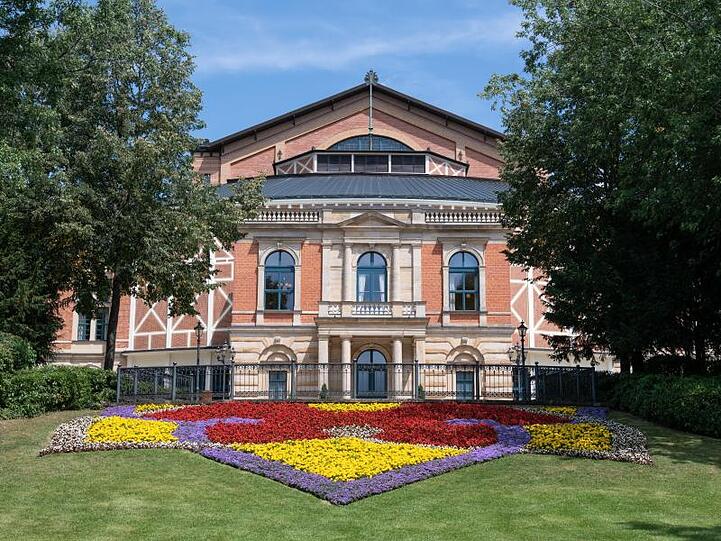 Das Richard-Wagner-Festspielhaus in Bayreuth ist zu sehen. Foto: Matthias Merz/Archiv