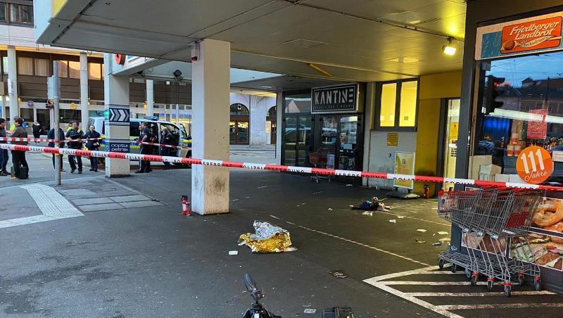Der Eingangsbereich eines Supermarktes ist mit Trassierband abgesperrt. Foto: Vifogra/Schmelzer/dpa/Archivbild Der Eingangsbereich eines Supermarktes ist mit Trassierband abgesperrt. Foto: Vifogra/Schmelzer/dpa/Archivbild