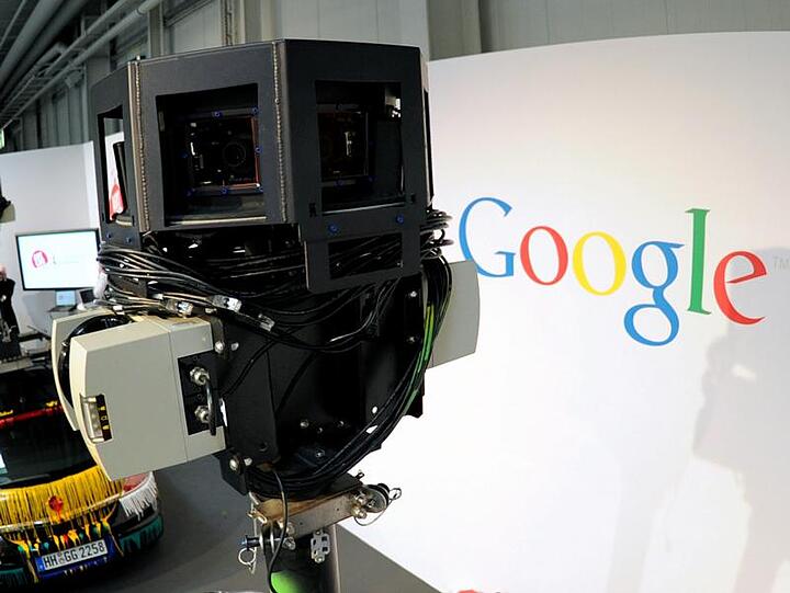 Die Kamera eines Fahrzeugs des Google-Projekts Street View