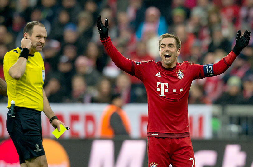Philipp Lahm: Note 3. Der Kapitän im Energiesparmodus. Total souverän, hatte seine rechte Seite im Griff. Wurde allerdings wenig bis gar nicht auf Betriebstemperatur gebracht von den Griechen. An der Entstehung des 4:0 per Flanke beteiligt.