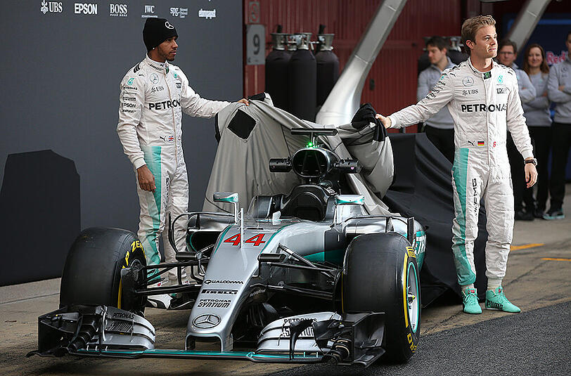Lewis Hamilton und Nico Rosberg (rechts) lüften das Mercedes-Geheimnis.