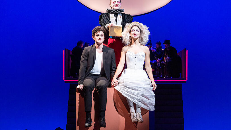 Die Studierenden der Theaterakademie im Musical "Twelfth Night" auf der Bühne des Prinzregententheaters. Die Studierenden der Theaterakademie im Musical "Twelfth Night" auf der Bühne des Prinzregententheaters.