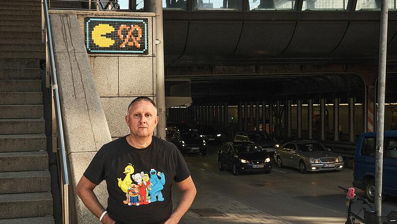 Invader-Fan Frank "Steam156" Malt aus London.
