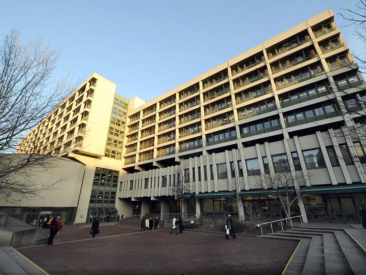 Das Gerichtsgebäude für das Amtsgericht, das Landgericht I und II in München, das Oberlandesgericht und die Staatsanwaltschaft in München. Foto: Peter Kneffel/Archiv
