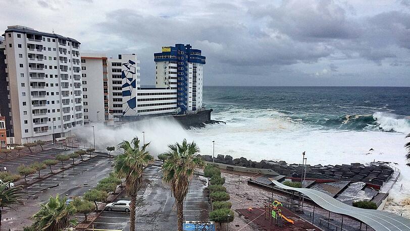 Im Herbst und im Winter ist es auf den Kanaren in Küstennähe nicht immer ungefährlich. (Archivfoto)