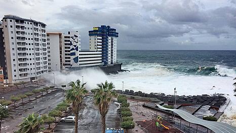 Im Herbst und im Winter ist es auf den Kanaren in Küstennähe nicht immer ungefährlich. (Archivfoto)