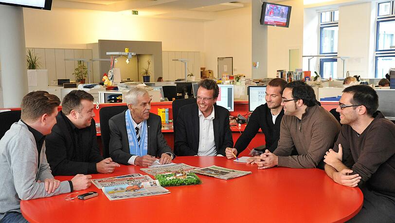 1860-Präsident Dieter Schneider besucht die Abendzeitung. Die Bilder