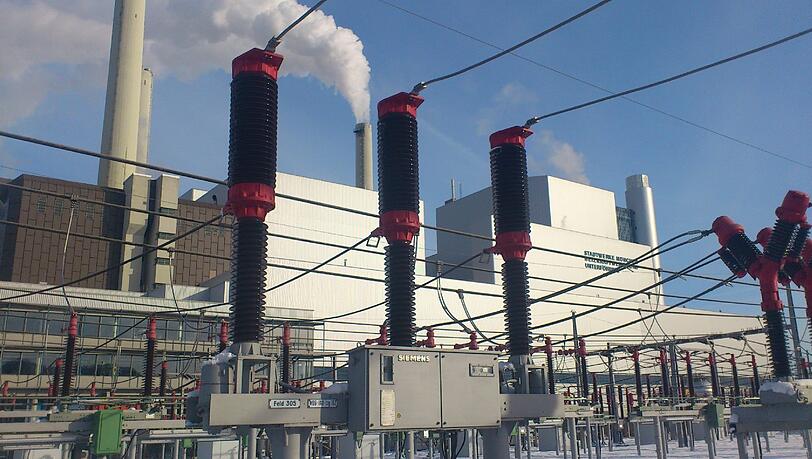 Dieser „Leistungsschalter“ in Föhring funktionierte nicht und verursachte so den Stromausfall am 15. November mit massiven Behinderungen bei der MVG. Dieser „Leistungsschalter“ in Föhring funktionierte nicht und verursachte so den Stromausfall am 15. November mit massiven Behinderungen bei der MVG.