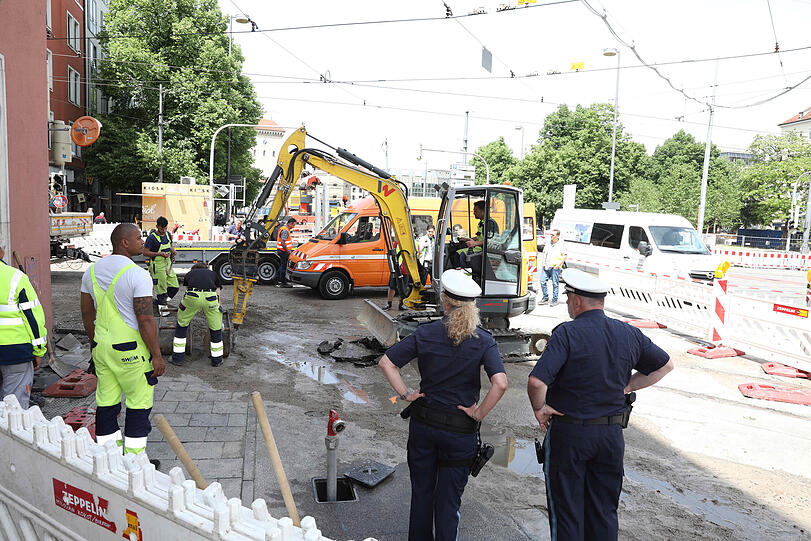 "Wasserrohrbruch Zweibrckenstr"
am 23.05.22
in Mnchen
© Bernd Wackerbauer