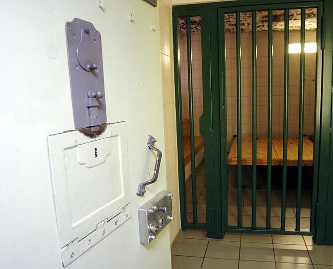Blick in Gefängniszelle
