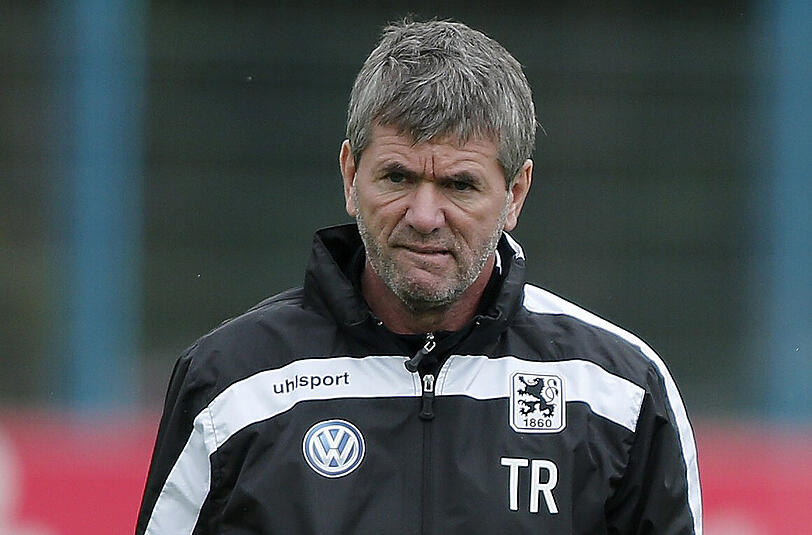 Nur noch ein Trainer auf Zeit: Friedhelm Funkel am Donnerstag an der Grünwalder Straße.