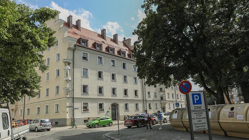 Hier war der Sportplatz der Löwen: an der Ecke Aignerstraße/Alpenrosenstraße. Hier war der Sportplatz der Löwen: an der Ecke Aignerstraße/Alpenrosenstraße.