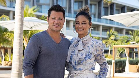 Nick und Vanessa Lachey moderieren die amerikanische Datingshow "Love is Blind". Nun will Netflix eine deutsche Variante produzieren.