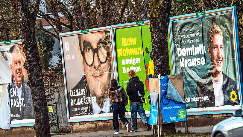 Riesenplakate der drei OB-Kandidaten Dieter Reiter (SPD, bisher), Clemens Baumg&auml;rtner (CSU) und Dominik Krause (Gr&uuml;ne).
