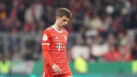 War die Enttäuschung nach dem Aus im DFB-Pokal ins Gesicht geschrieben: Thomas Müller.