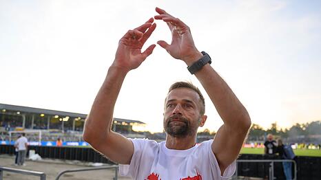Michael Schiele (Trainer W&uuml;rzburger Kickers) will den Aufstieg perfekt machen.