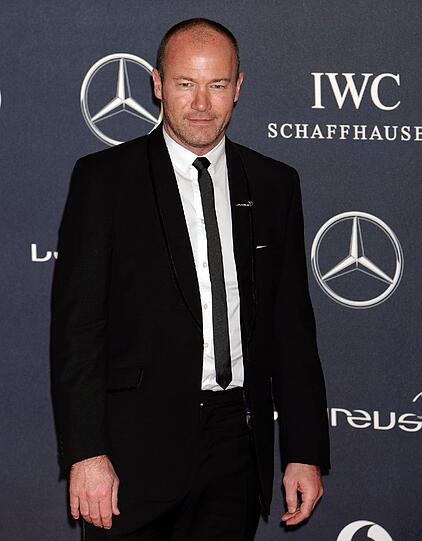 Auch deutschen Fußball-Fans noch immer ein Begriff: Der ehemalige englische Top-Stürmer Alan Shearer ließ sich nicht nehmen, den Awards im  Queen Elizabeth Conference Centre beizuwohnen.