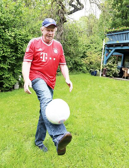 BRUNO REICHART, Herzchirurg: "Die Bayern gewinnen 2:0. Weil sie die Besten sind. Die ersten 30 Minuten in Barcelona war das Beste, was ich je gesehen habe. Ich schaue das Spiel bei einem Nachbarn. Ein Patient von mir wird auch dabei sein. Er hat gemeint, dass es besser ist, wenn sein Arzt dabei ist, falls er wegen der Aufregung Probleme mit dem Herzen bekommt."
