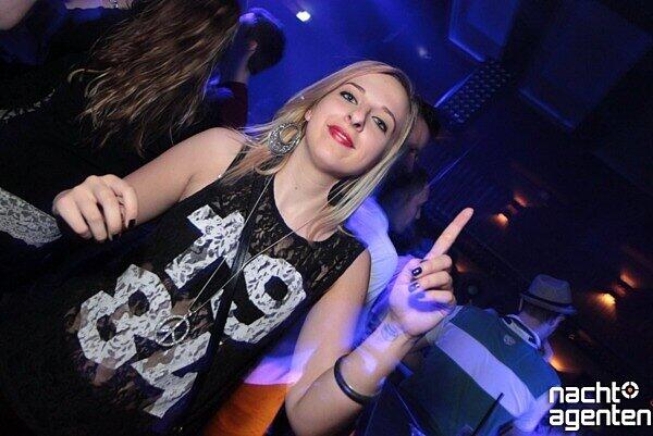 Am Freitag wurde im "Jack Rabbit" heiß ins Wochenende gefeiert. Mehr Bilder unter: href="http://www.nachtagenten.de/event/11.04.2014/jack-rabbit/imakeyourave-com.301219.html