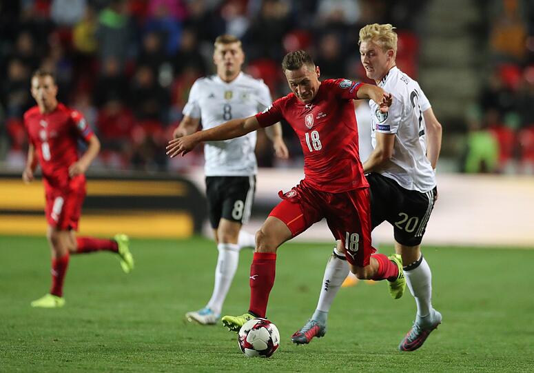 JULIAN BRANDT: NOTE 4.
Löw testete: Der Leverkusener als Rechtsaußen. In der Defensivarbeit mit einem riskanten Rückpass, ansonsten fleißig. Machte nach einer Stunde Platz für Antonio Rüdiger.