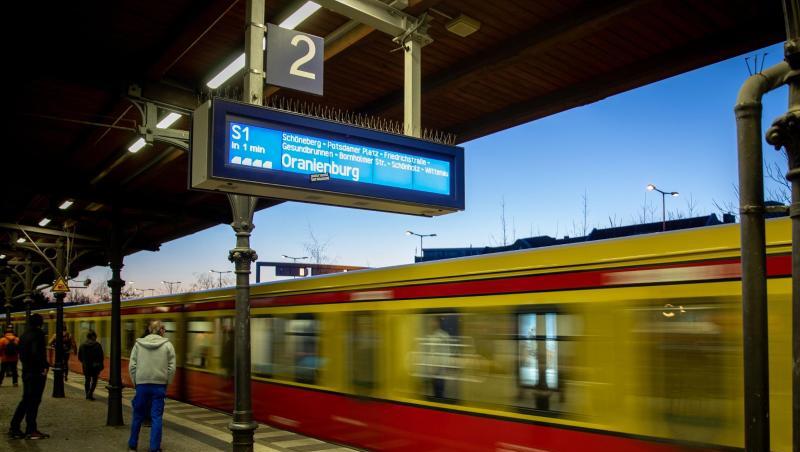 S-Bahn in Berlin: Laut einer Studie ist man in der Hauptstadt mit dem Nahverkehr rekordschnell unterwegs. S-Bahn in Berlin: Laut einer Studie ist man in der Hauptstadt mit dem Nahverkehr rekordschnell unterwegs.