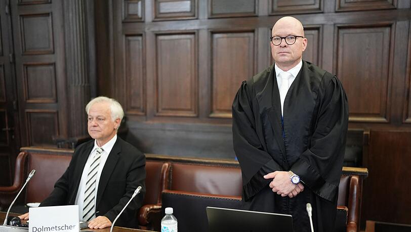 Sascha Böttner (r.) ist der Verteidiger des israelischen Angeklagten.