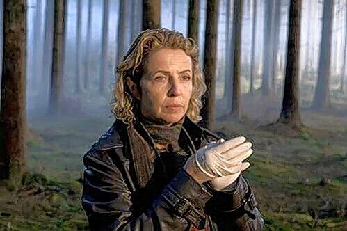 Jo Obermaier (Michaela May) am Fundort der Leiche