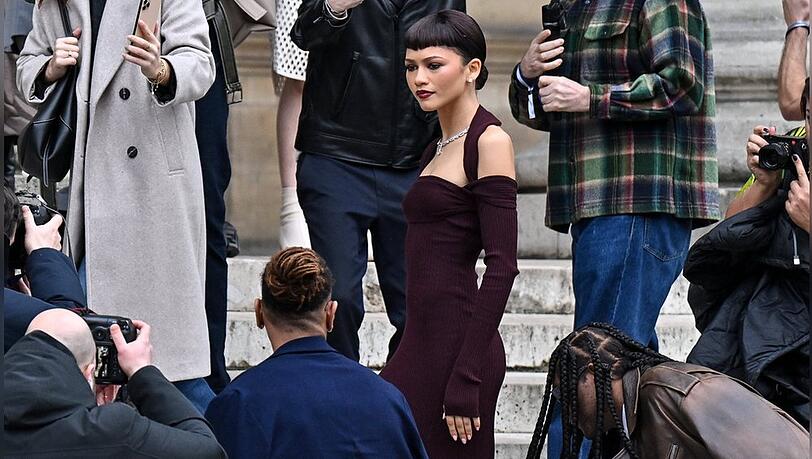 Zendaya meistert das Blitzlichtgewitter in Paris. Zendaya meistert das Blitzlichtgewitter in Paris.
