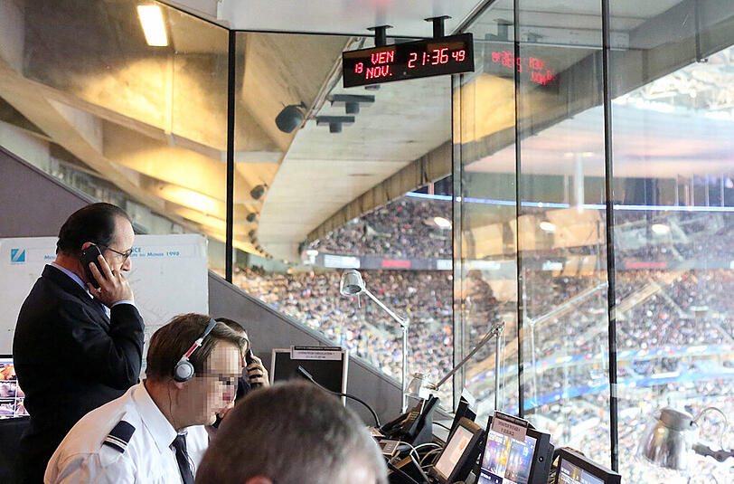 Staatspräsident Francois Hollande: direkt im  Stade de France vernahm er die ersten Detonationen.