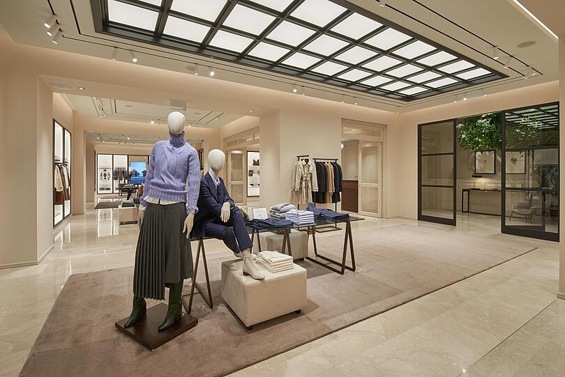 Massimo Dutti Flagship-Store in der Münchner Theatinerstraße öffnet nach über 7-monatiger Umbauphase wieder seine Türen.