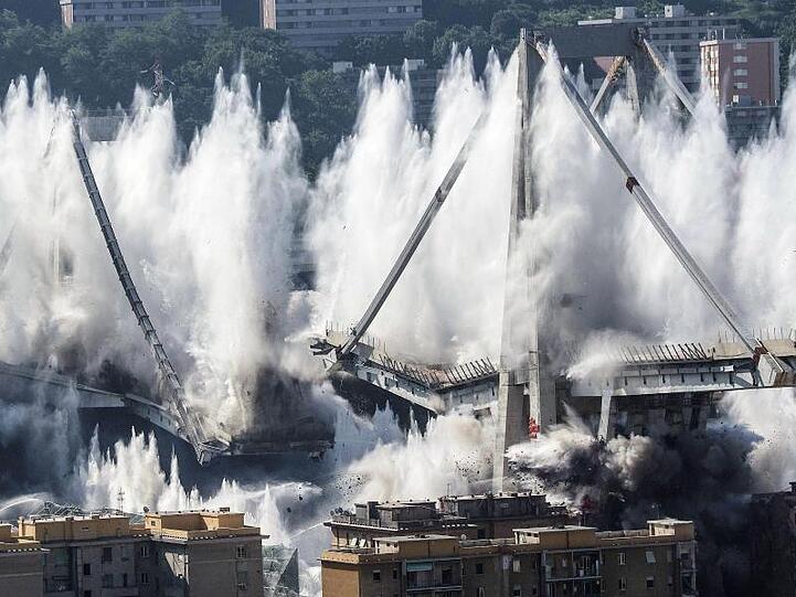 Sprengung der Morandi-Brücke: Im vergangenen Jahr waren beim Einsturz der Brücke in Genua 43 Menschen getötet worden.