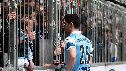 Sucht das Gespräch mit den Fans: Kapitän Christopher Schindler.