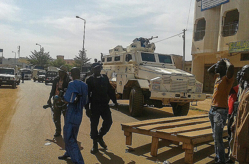 Islamistische Terroristen hatten in einem Hotel in Bamako (Mali) Geiseln genommen. Die Bilder.