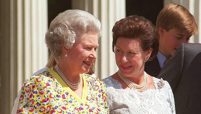 Die Queen und ihre Schwester Margaret standen sich auch im wahren Leben sehr nahe.