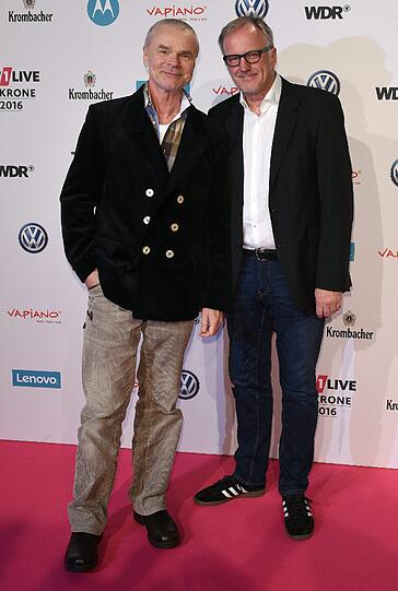 Der Moderator Jürgen Domian (l)und WDR Hörfunkdirektor Jochen Rausch (r)