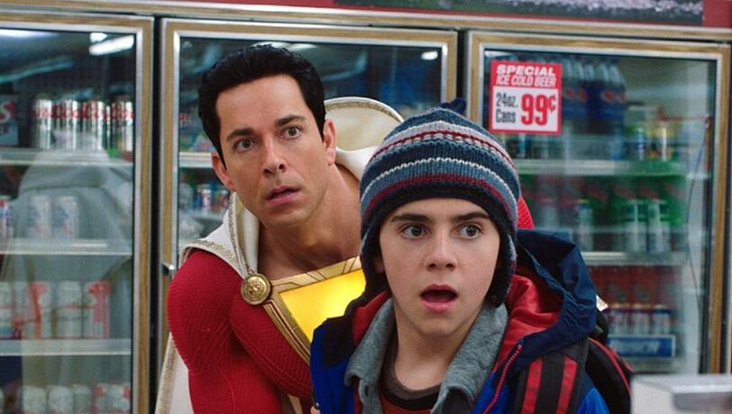 "Shazam!": Billy (Zachary Levi, l.) und sein Kumpel Freddy (Jack Dylan Grazer) stecken in Schwierigkeiten.