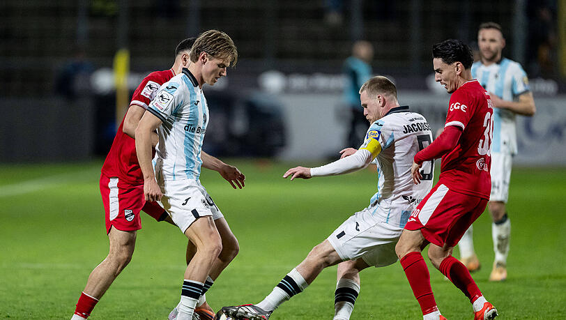 Bisher mit einer befriedigenden Leistung: Youngster Clemens Lippmann und Thore Jacobsen.