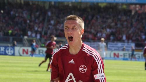 Das "Phantom" hat mal wieder zugeschlagen: Mintals 2:0 besiegelte Paulis Niederlage und machte den Club-Erfolg perfekt. Das "Phantom" hat mal wieder zugeschlagen: Mintals 2:0 besiegelte Paulis Niederlage und machte den Club-Erfolg perfekt.