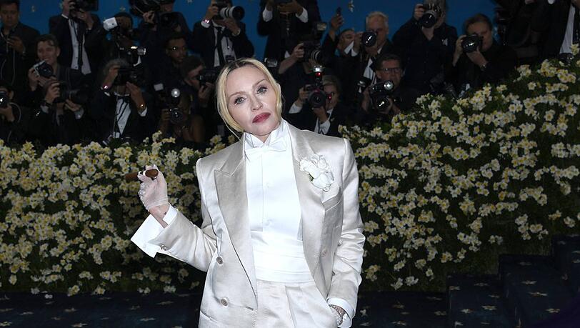 Madonna stellt sich gegen Donald Trump und seine Anweisungen zum Welt-Aids-Tag.